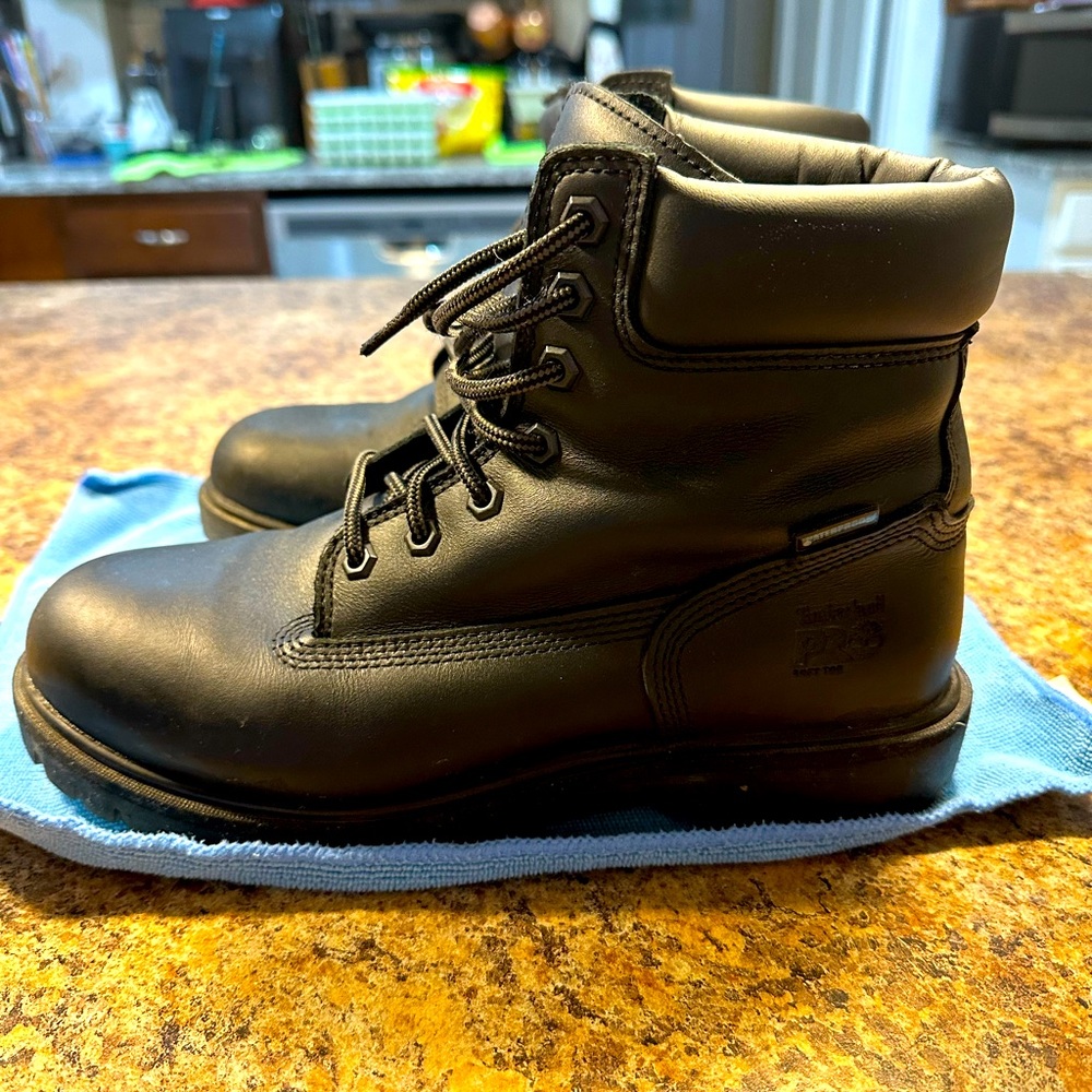 Timberland women’s 9.5 black steel toe boots